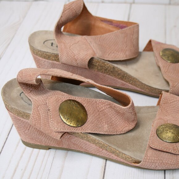 Taos Footwear Women's Carousel 3 Wedge Sandal - Picture 4 of 5